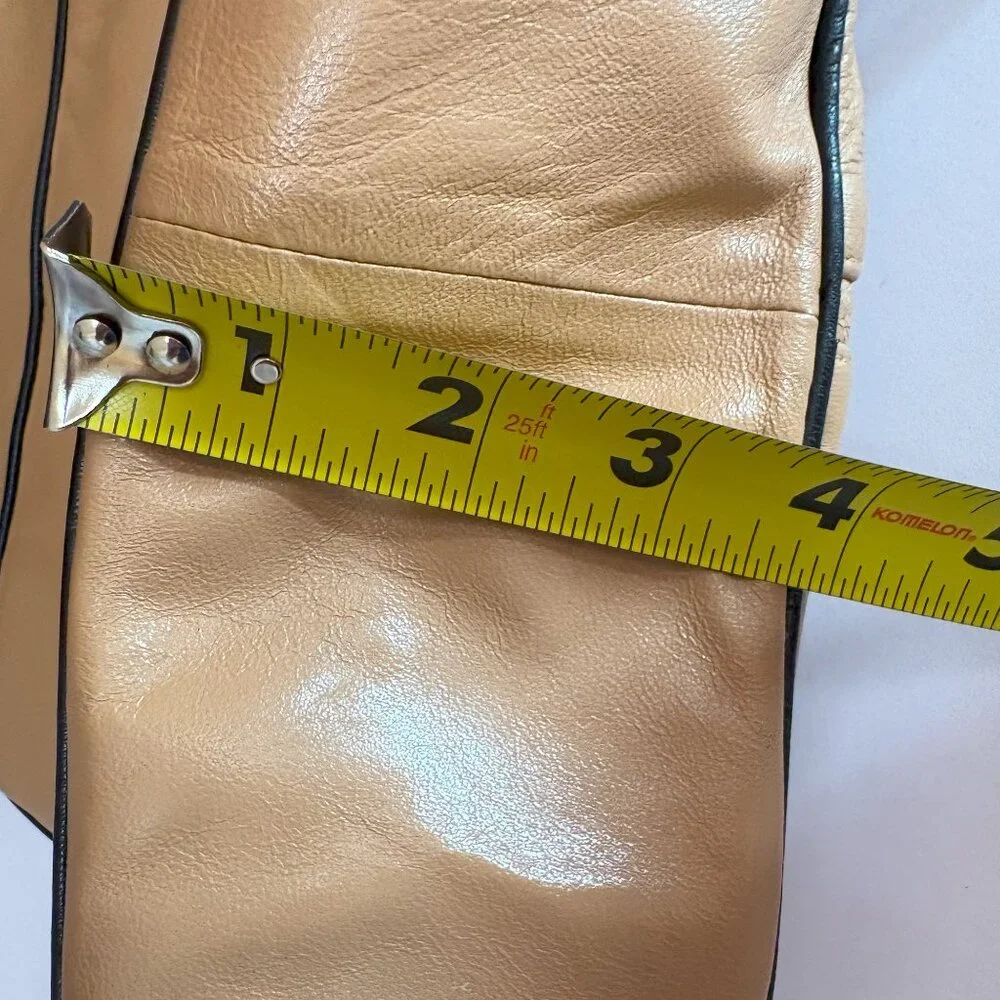Pelle Studio Wolsons 1995 Vintage Soft Leather Backpack  Zipper Straps Beige